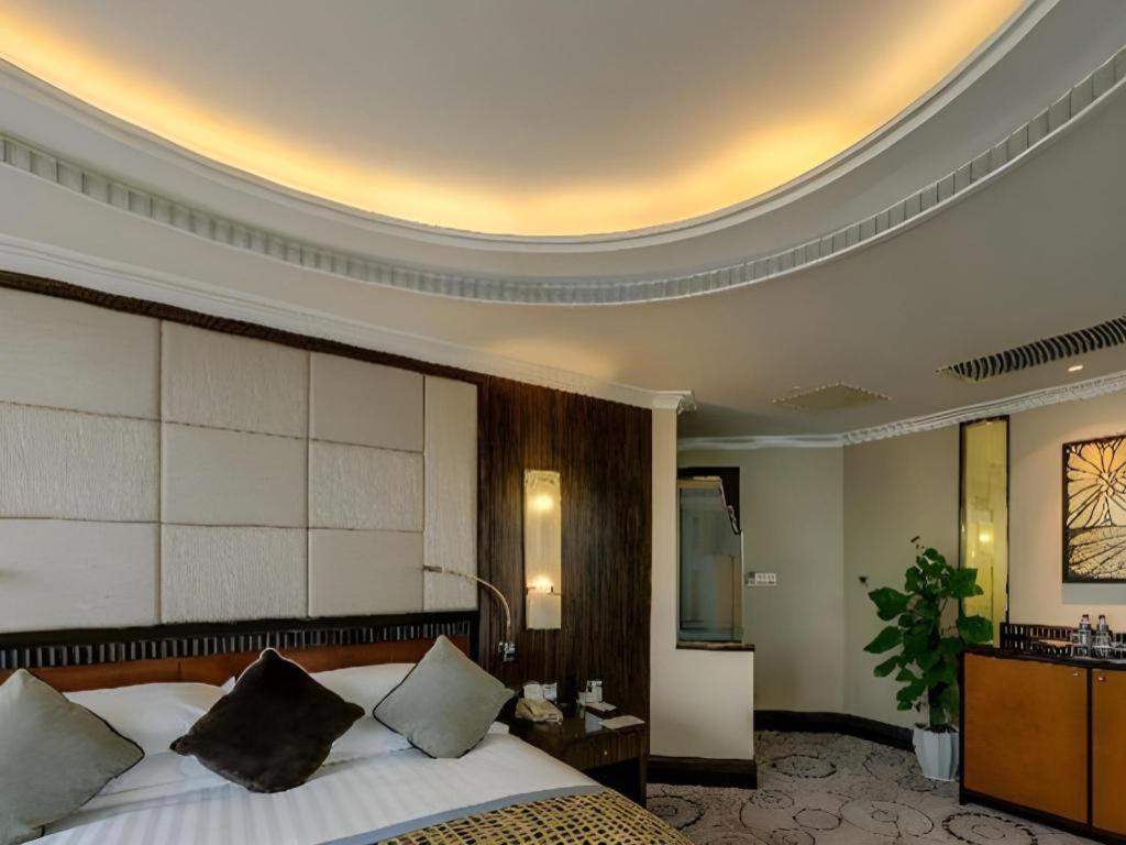 Grand Soluxe Zhongyou Hotel Shanghai Exterior photo
