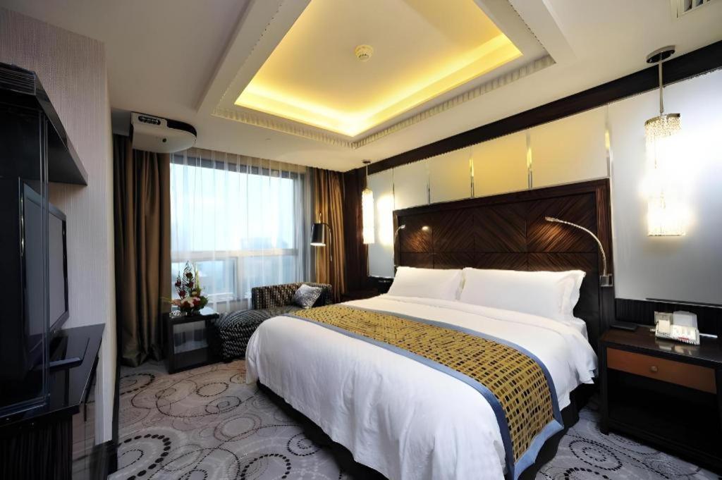 Grand Soluxe Zhongyou Hotel Shanghai Exterior photo