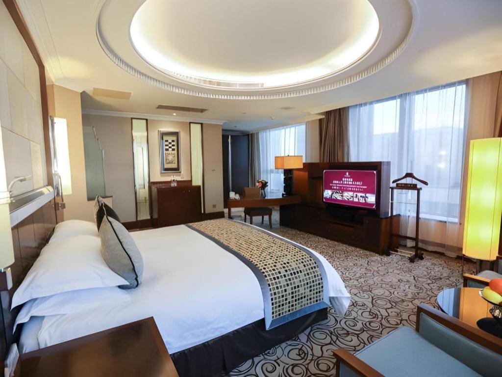 Grand Soluxe Zhongyou Hotel Shanghai Exterior photo