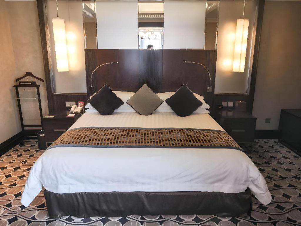Grand Soluxe Zhongyou Hotel Shanghai Exterior photo