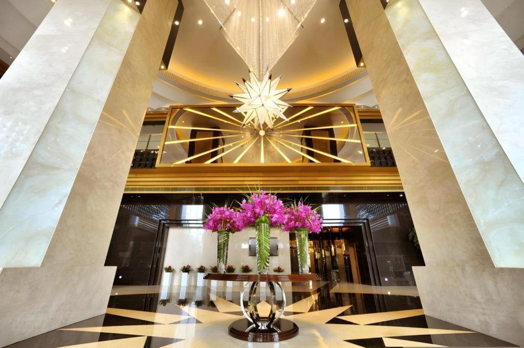 Grand Soluxe Zhongyou Hotel Shanghai Exterior photo